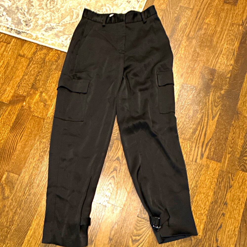 Babaton Women’s Black Cargo Pants Flat Front Cargo Pockets Buckle Zip Size 0